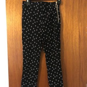 *3 for $15 NWOT. Zara women skinny pants. Black with lavender flowers.